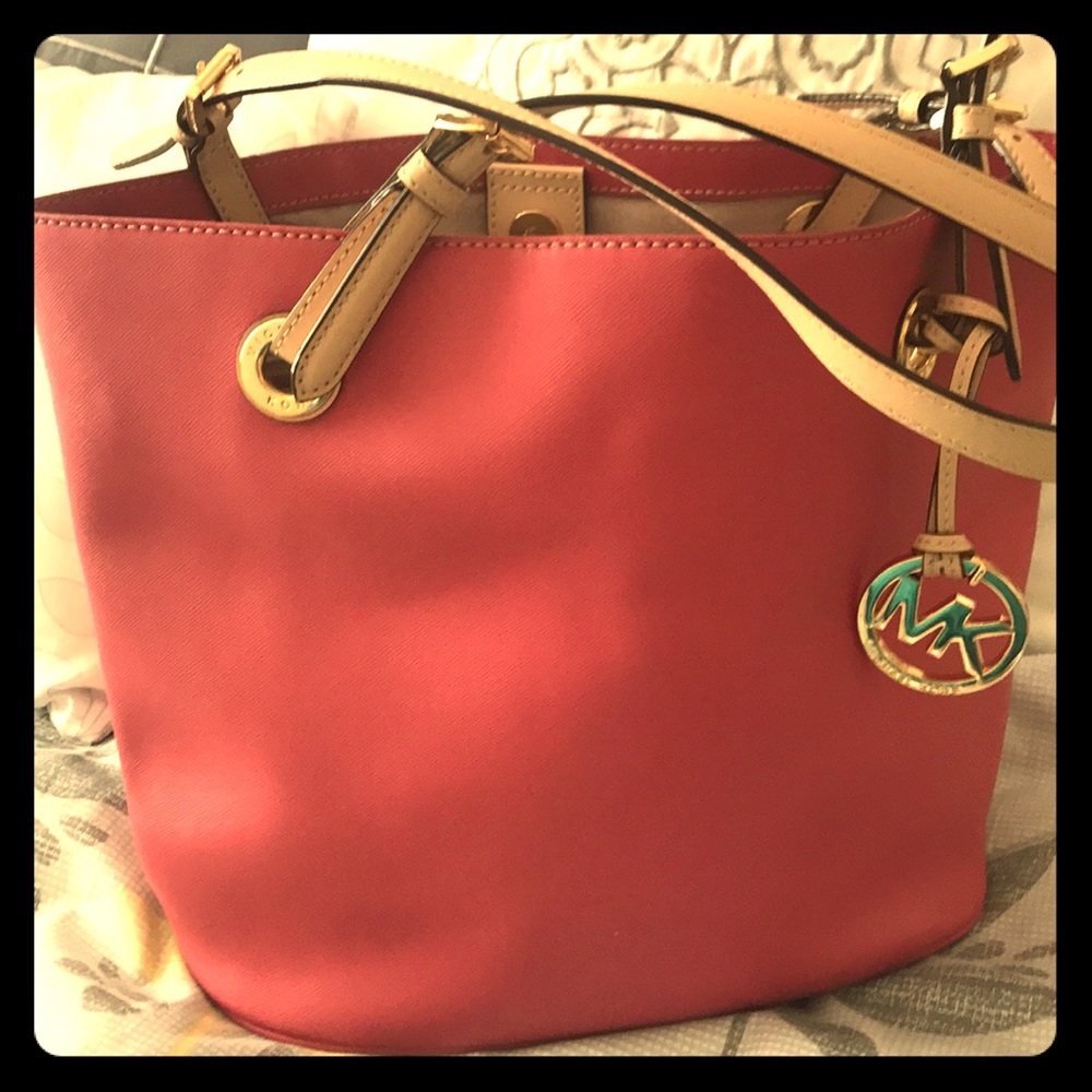 Micheal Kors pink tote like new